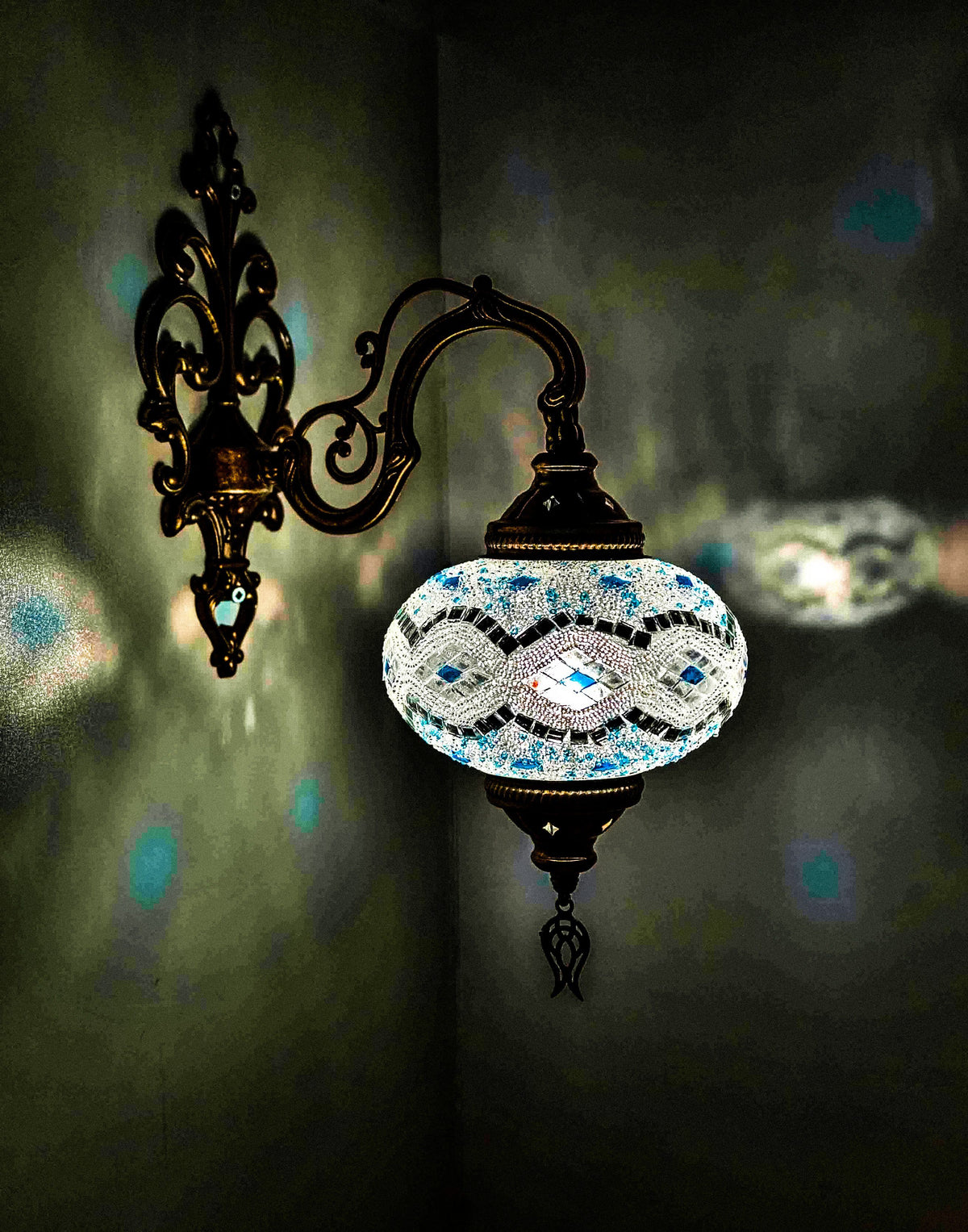 *HANDMADE* MOSAIC SINGLE WALL SCONE