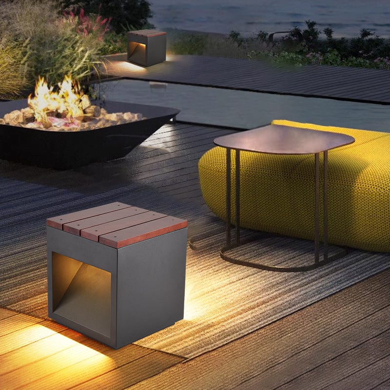 Cubed Spire Outdoor Light – Elegance and Versatility for Your Outdoor Spaces