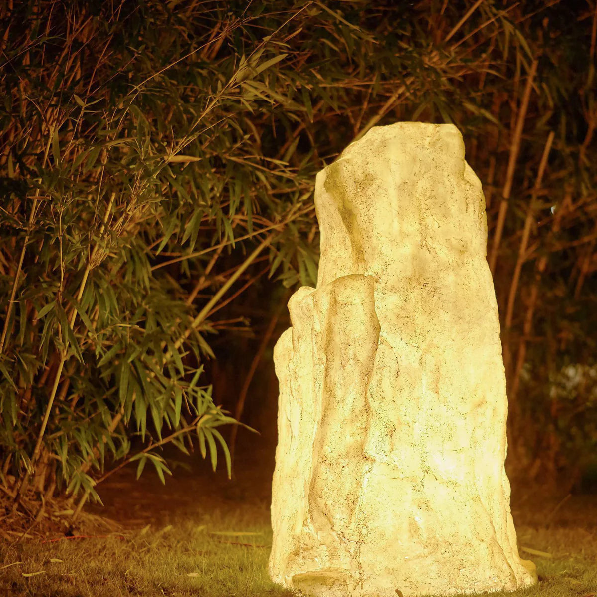Vibrant Stone Outdoor Light – Elevate Your Outdoors with Natural Elegance